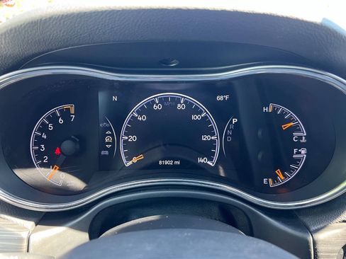 Used 2019 Jeep Grand Cherokee Altitude AWD/4WD image 27
