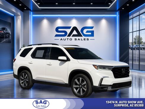 Used 2025 Honda Pilot Touring image 1