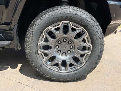 New 2025 GMC Hummer EV 3X image 9