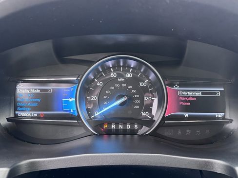 Used 2018 Ford Explorer XLT w/ Equipment Group 202A image 26