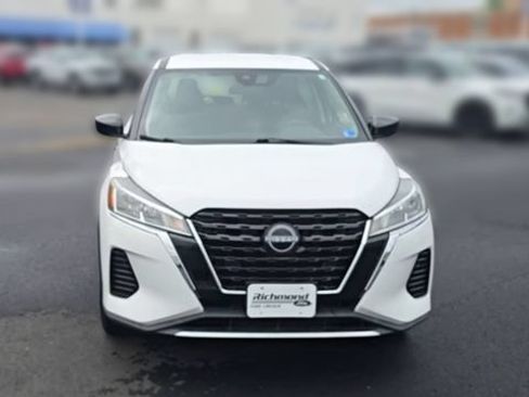 Used 2022 Nissan Kicks S FWD image 4