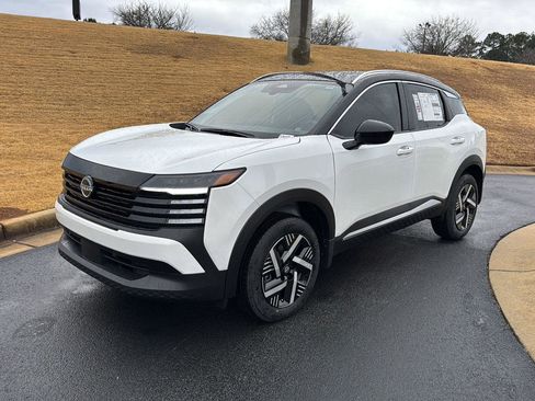 New 2026 Nissan Kicks SV w/ SV Premium Package image 1