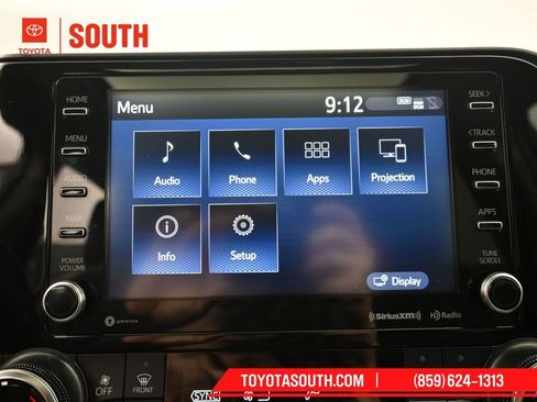 Used 2022 Toyota Highlander XLE image 16