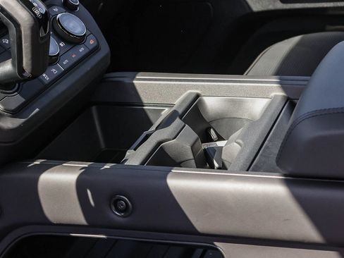 New 2026 Land Rover Defender 110 AWD/4WD image 31