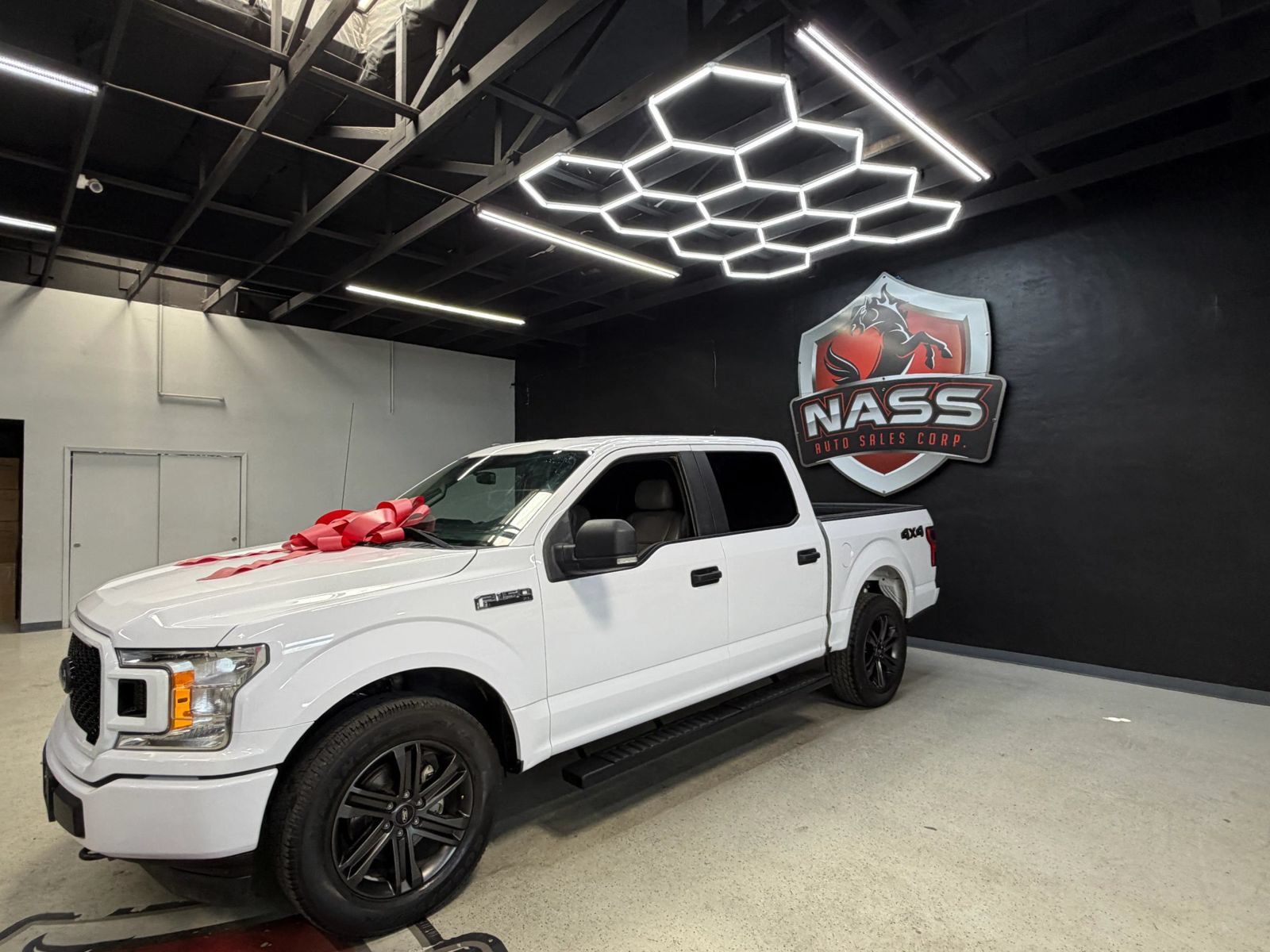 Used 2019 Ford F150 XL w/ Equipment Group 101A Mid AWD/4WD image 2