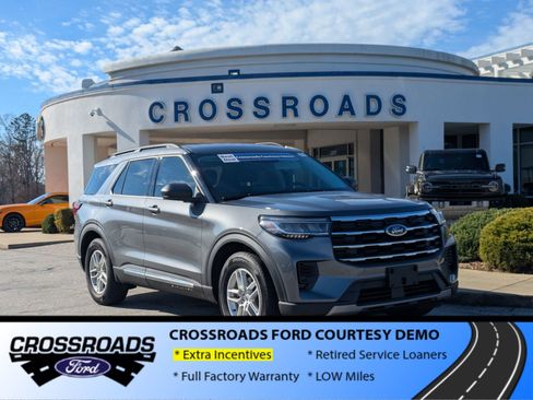 New 2025 Ford Explorer Active image 1