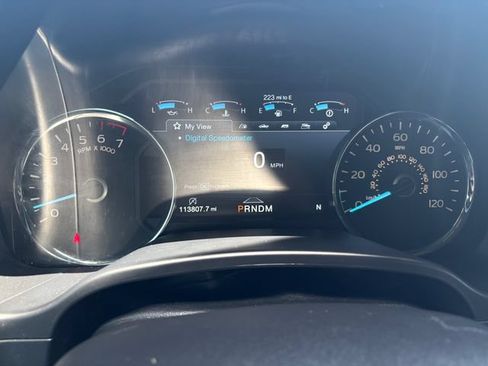 Used 2019 Ford F150 Lariat w/ Equipment Group 502A Luxury AWD/4WD image 24
