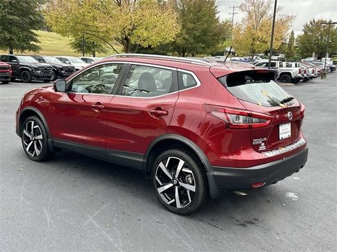 Used 2022 Nissan Rogue Sport SL w/ Premium Package image 6