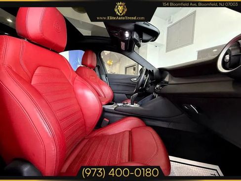 Used 2022 Alfa Romeo Giulia Veloce image 22