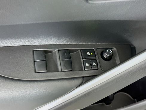 Used 2025 Toyota Corolla Cross AWD Hybrid image 18