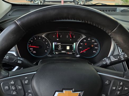 Used 2018 Chevrolet Equinox Premier image 20