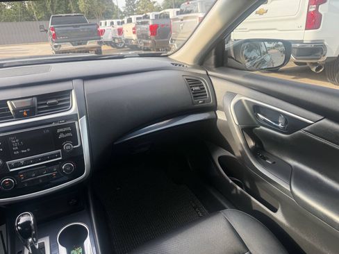 Used 2018 Nissan Altima 2.5 SR FWD image 20