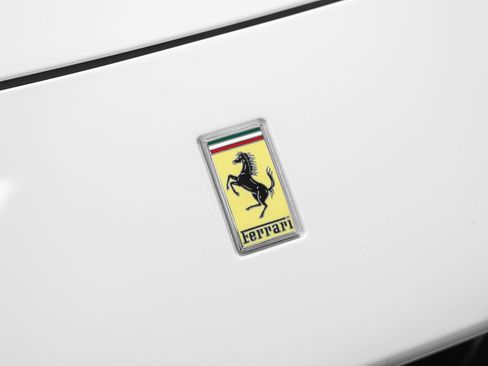 Certified 2019 Ferrari Portofino RWD image 5