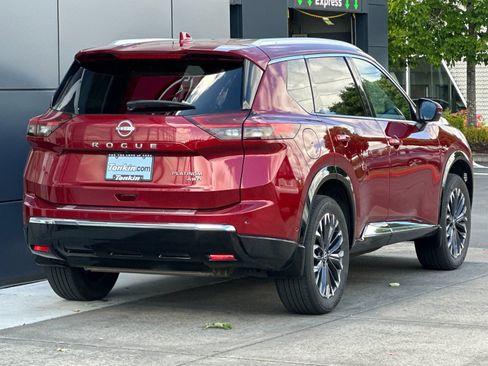 Used 2024 Nissan Rogue Platinum w/ Platinum Premium Package AWD/4WD image 3