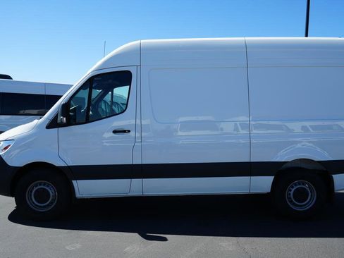Used 2024 Mercedes-Benz Sprinter 144 Cargo image 4