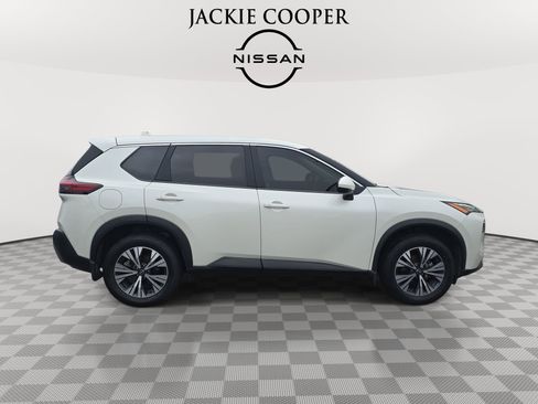 Used 2023 Nissan Rogue SV FWD image 4