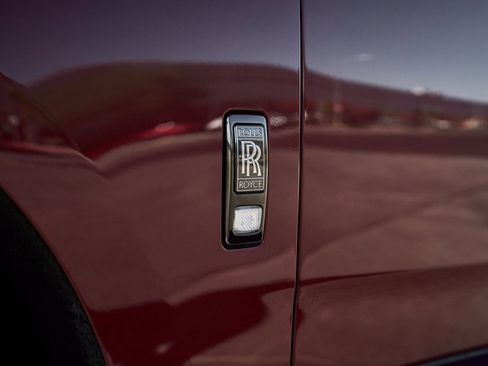 Used 2022 Rolls-Royce Cullinan Black Badge image 9