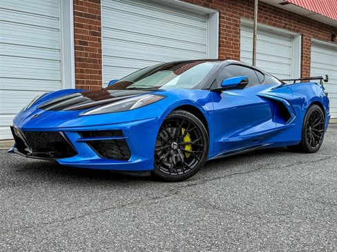 Used 2024 Chevrolet Corvette Stingray Coupe w/ 1LT RWD image 2