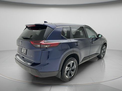 Used 2024 Nissan Rogue SV AWD/4WD image 5