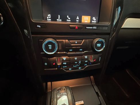 Used 2017 Ford Explorer XLT w/ Equipment Group 202A FWD image 36