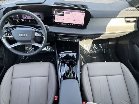 New 2026 Audi Q3 quattro 2.0T AWD/4WD image 13