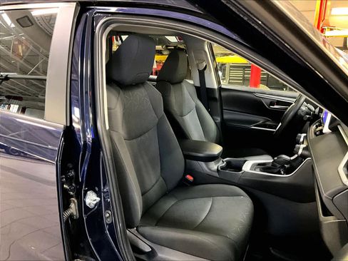 Used 2023 Toyota RAV4 XLE w/ Convenience Package image 11