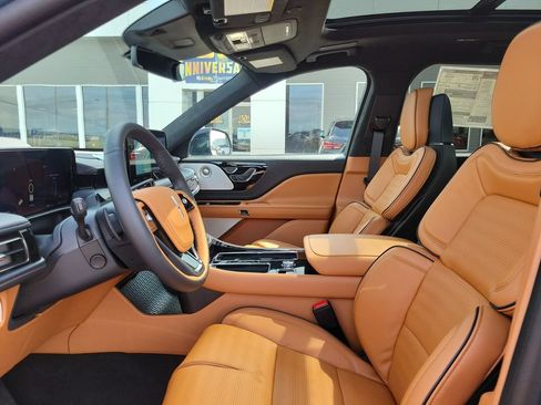 New 2026 Lincoln Aviator Black Label w/ Jet Appearance Package AWD/4WD image 18