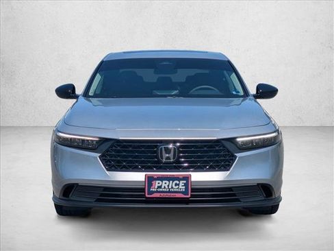 Used 2025 Honda Accord SE image 2