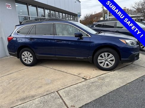 Used 2017 Subaru Outback 2.5i Premium image 2