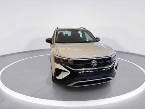 Used 2022 Volkswagen Taos S AWD/4WD image 3