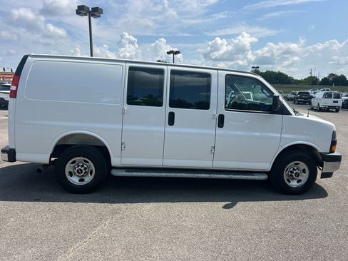 Used 2025 GMC Savana 2500 w/ Driver Convenience Package RWD image 4