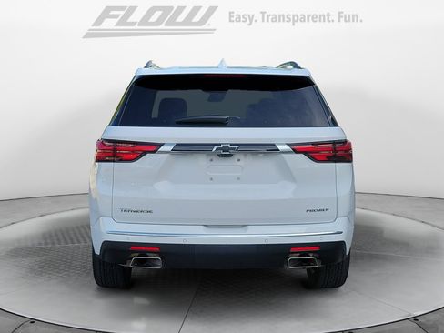 Used 2023 Chevrolet Traverse Premier FWD image 8