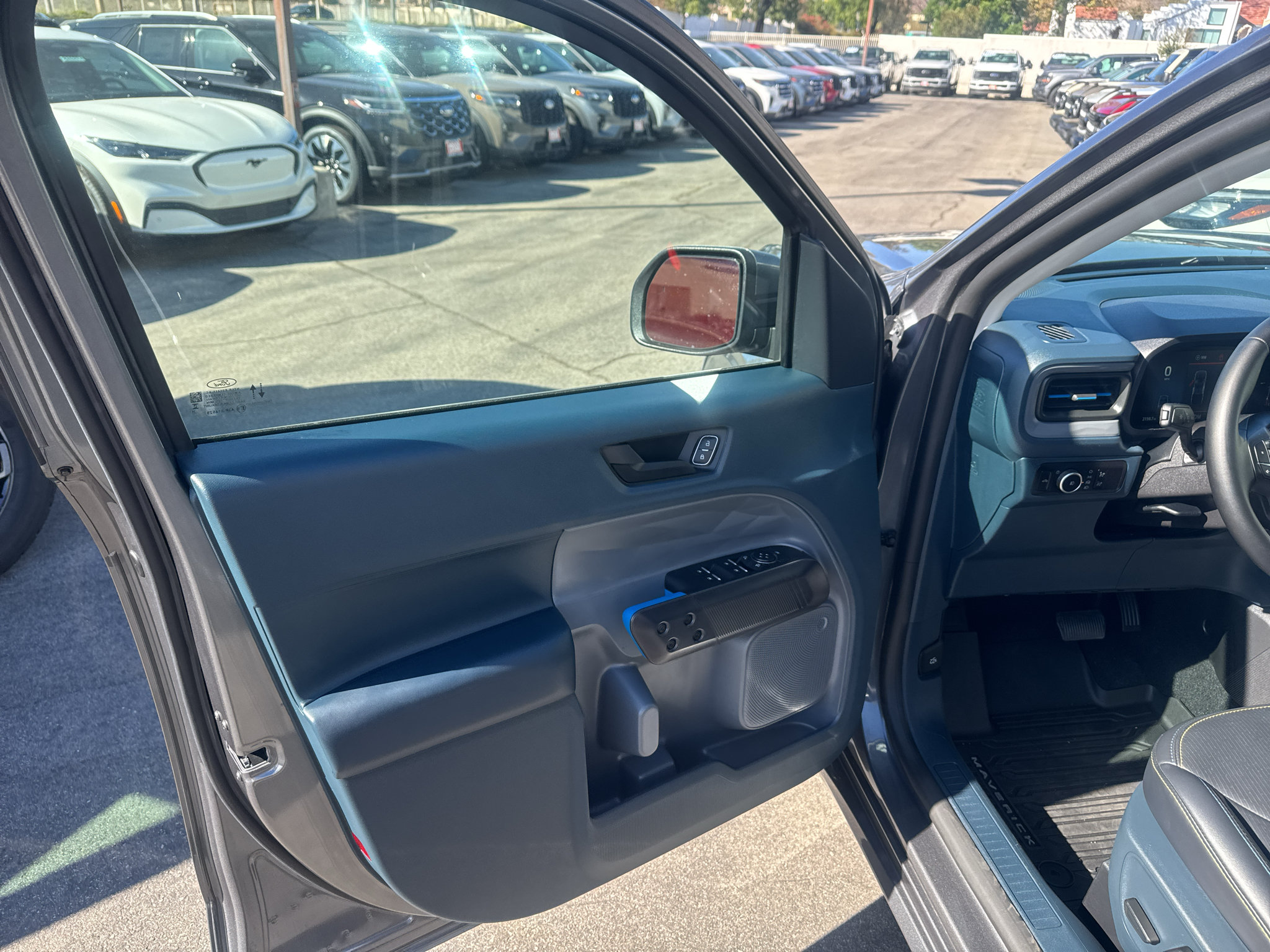 Used 2026 Ford Maverick Lobo AWD/4WD image 31