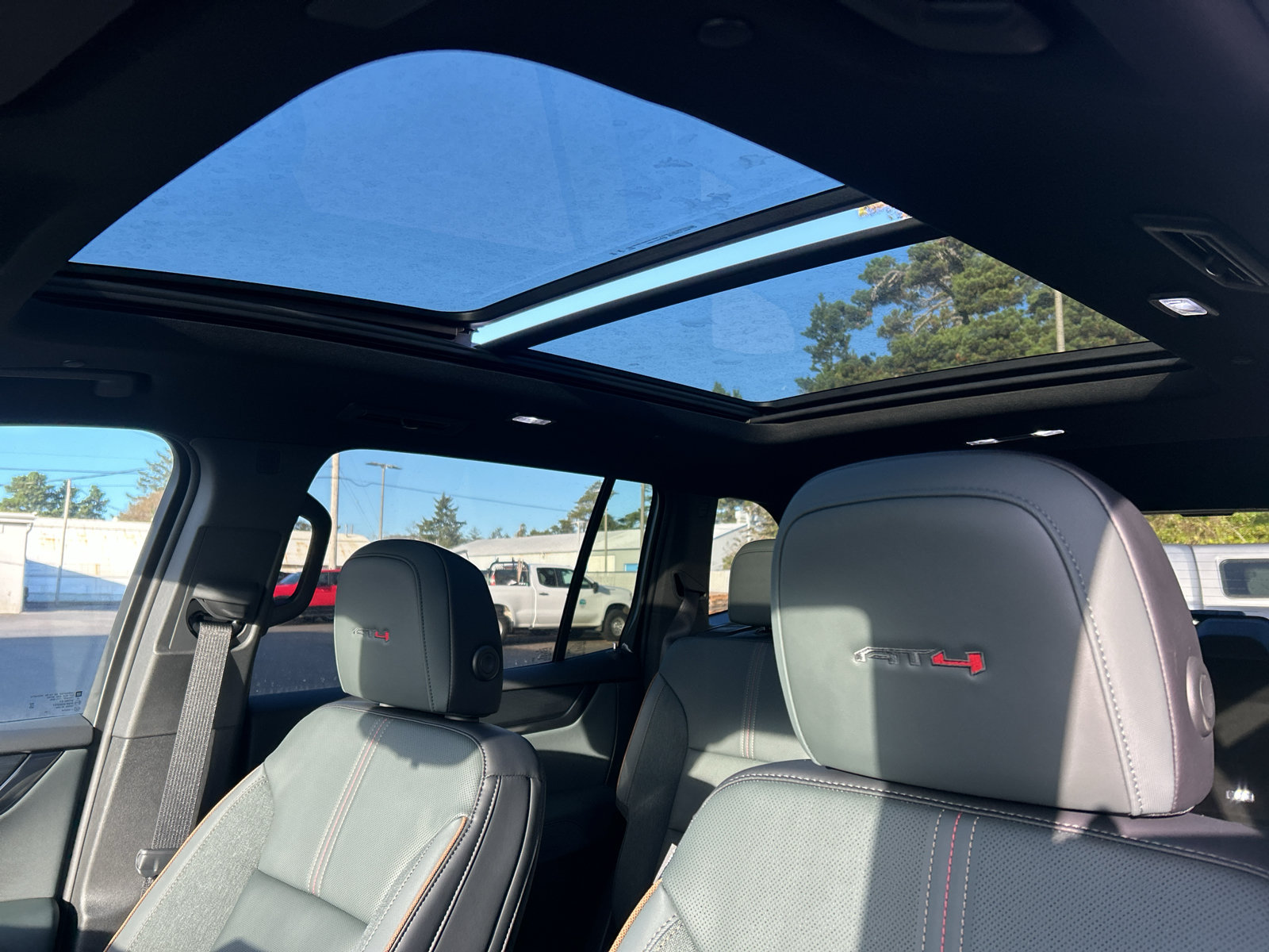 New 2027 GMC Acadia AT4 w/ Luxury Package AWD/4WD image 24