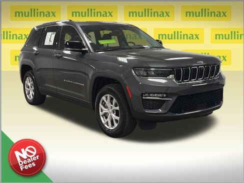Used 2022 Jeep Grand Cherokee Limited w/ Luxury Tech Group II AWD/4WD image 1