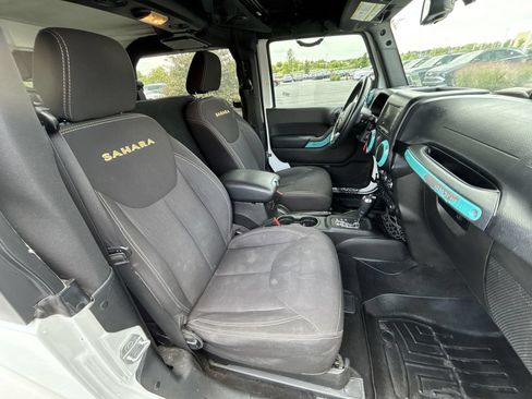 Used 2015 Jeep Wrangler Sahara w/ Dual Top Group AWD/4WD image 23