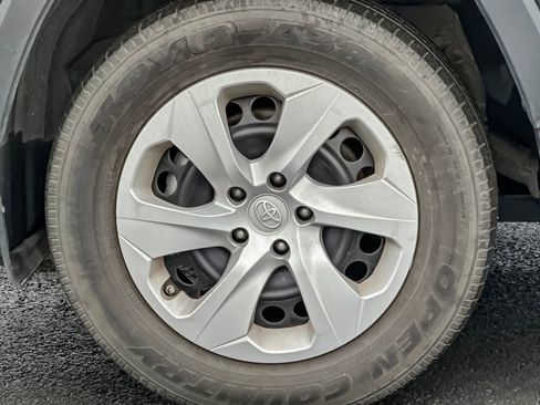 Used 2024 Toyota RAV4 LE image 24