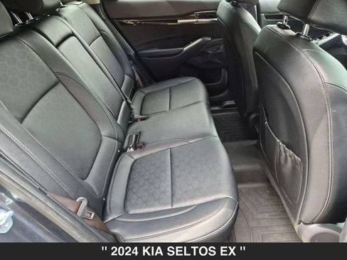 Used 2024 Kia Seltos EX AWD/4WD image 32