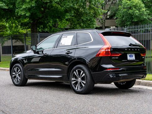 Used 2023 Volvo XC60 B5 Core AWD/4WD image 8