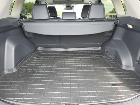 Certified 2022 Toyota RAV4 XLE Premium AWD/4WD image 11