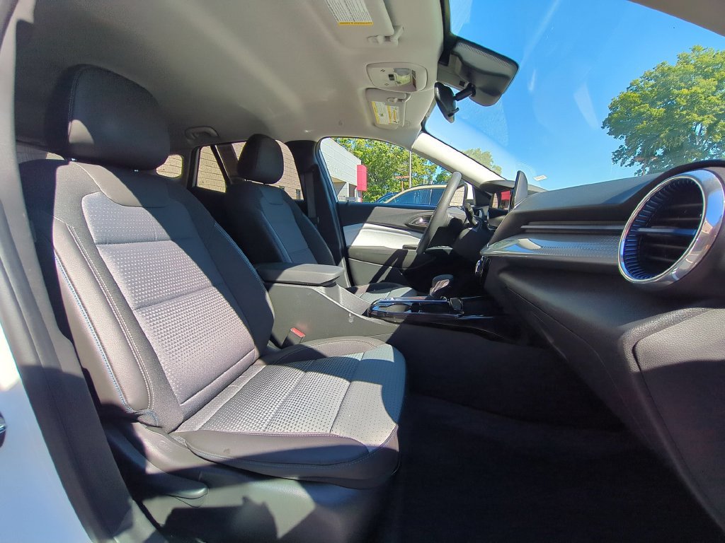 Used 2026 Chevrolet Trax LT FWD image 27