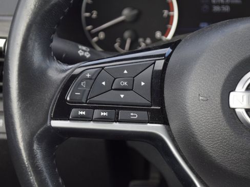 Used 2023 Nissan Altima 2.5 SV w/ SV Premium Package image 13