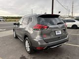Used 2017 Nissan Rogue SV image 5