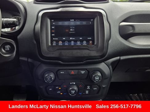 Used 2019 Jeep Renegade Latitude AWD/4WD image 19