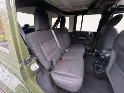 Used 2023 Jeep Wrangler Sahara image 11