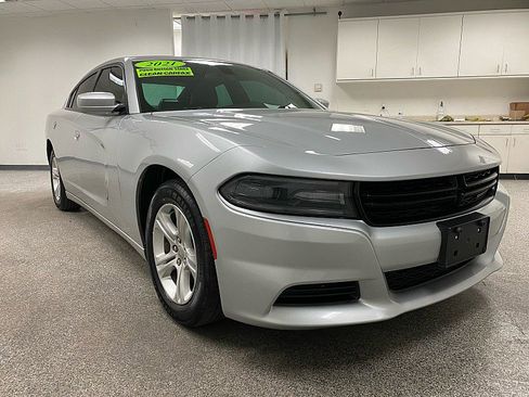 Used 2021 Dodge Charger SXT w/ Leather Interior Group image 4
