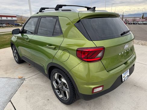 Used 2022 Hyundai Venue SEL w/ Cargo Package image 7