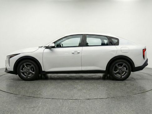 Used 2025 Kia K4 FWD image 5