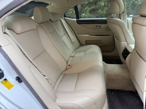 Used 2014 Lexus LS 460 image 29