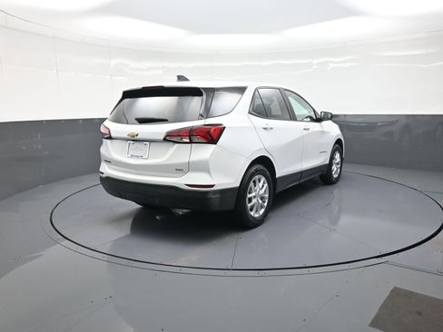 Used 2022 Chevrolet Equinox LS w/ LS Convenience Package image 3